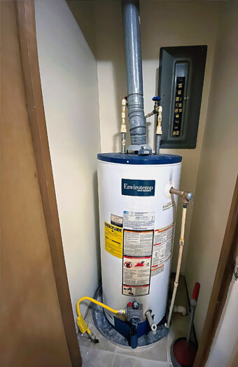 https://kensingtonhotwater.com.au/uploads/2025/06/gas-hot-water-system-40702.jpg