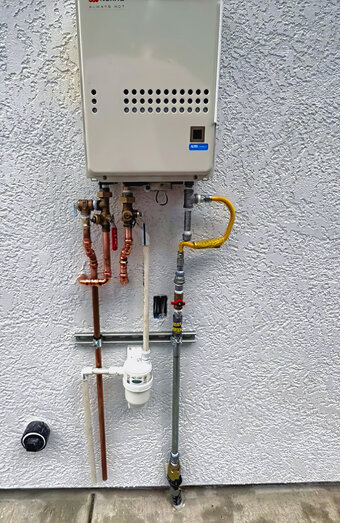 https://kensingtonhotwater.com.au/uploads/2025/06/thermostatic-water-systems-62598.jpg