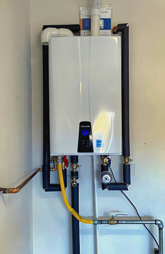 https://kensingtonhotwater.com.au/uploads/2025/06/thermostatic-water-systems-94011.jpg